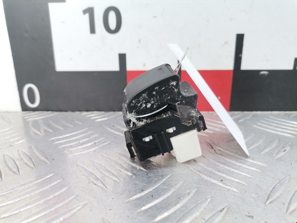 Кнопка стеклоподъемника TOYOTA Prius II XW20 2003-2012