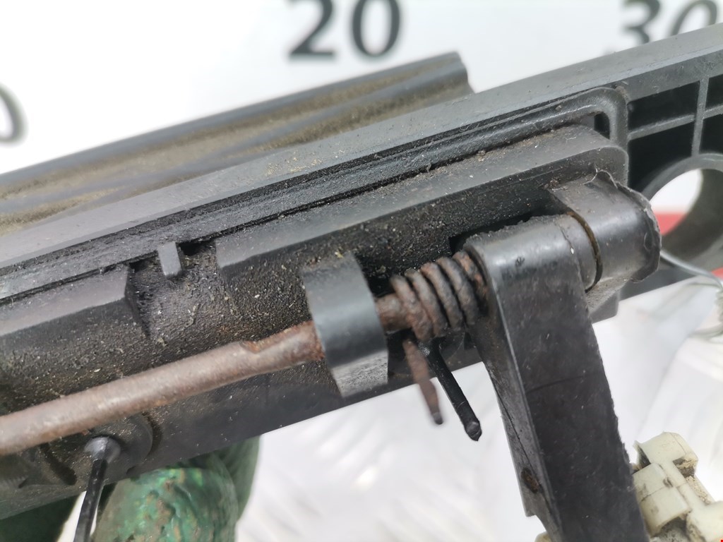 Ручка двери багажника наружная KIA Carnival I 1999-2005