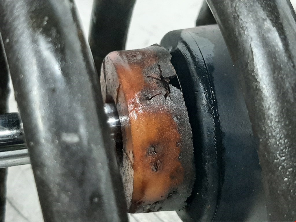 Амортизатор передний правый AUDI A4 B6 2001-2005