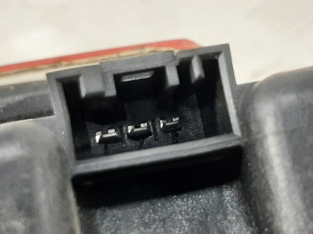 Фонарь задний внутренний левый BMW 3er E46 1998-2006