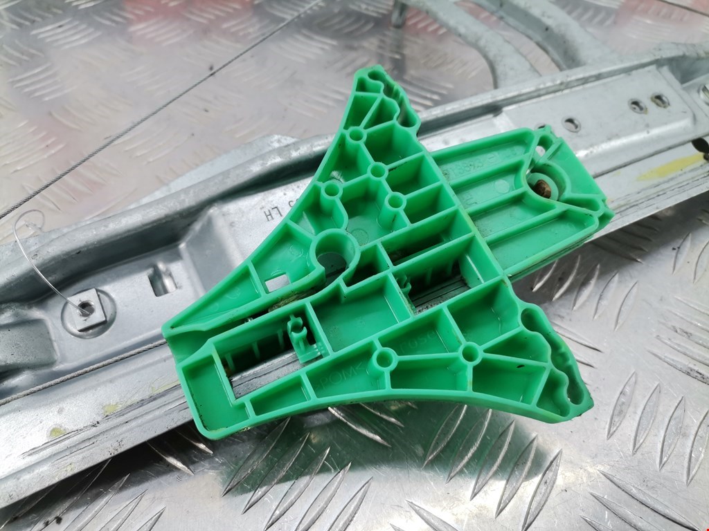 Стеклоподъемник задний левый OPEL Astra J 2009-2017