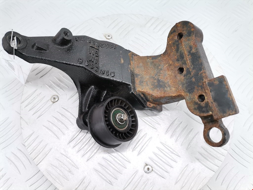 Кронштейн (крепление лапа) двигателя Opel Vectra C (2002-2008)