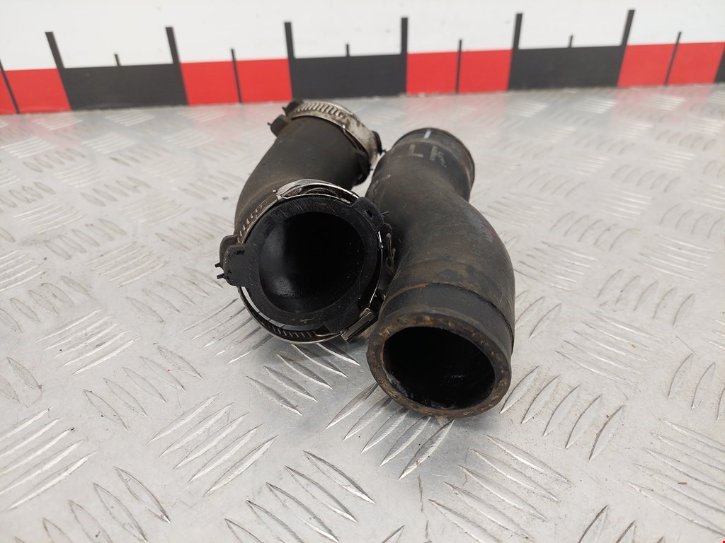 Патрубок интеркулера AUDI A4 B6 2001-2005