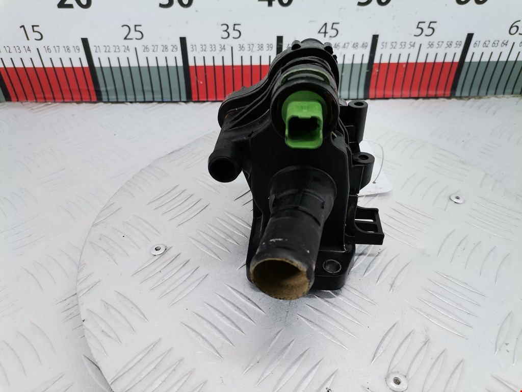 Корпус термостата FORD Focus II 2005-2011