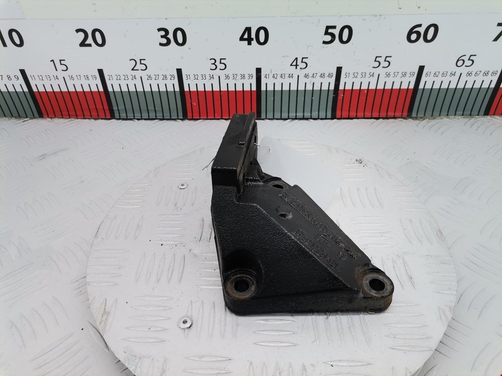 Кронштейн (крепление лапа) двигателя Opel Zafira C (2011-2019)