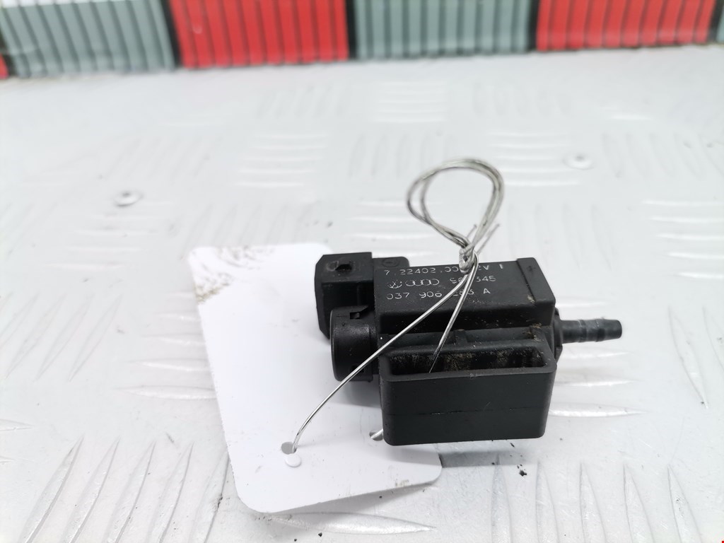 Клапан воздушного фильтра Audi A3 8L (1996-2003)