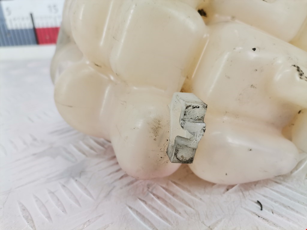 Бачок расширительный VOLKSWAGEN Touareg 2010-2018