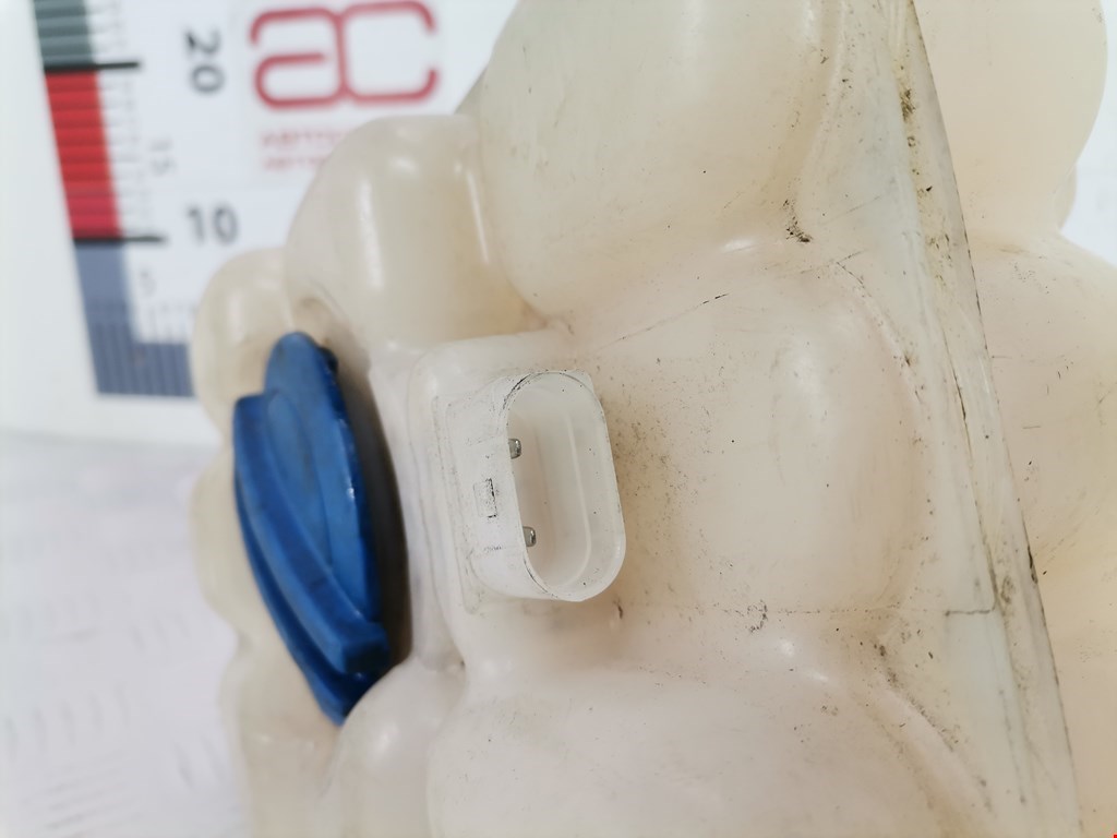 Бачок расширительный VOLKSWAGEN Touareg 2010-2018