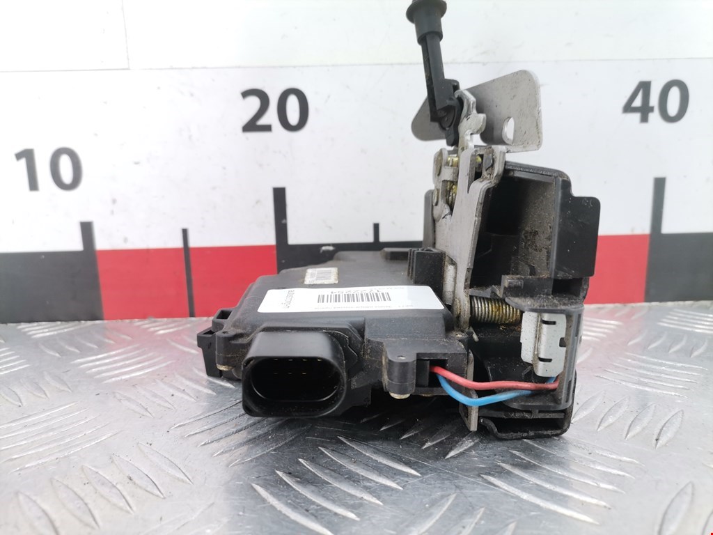 Замок двери задней левой AUDI A6 C5 1997-2004