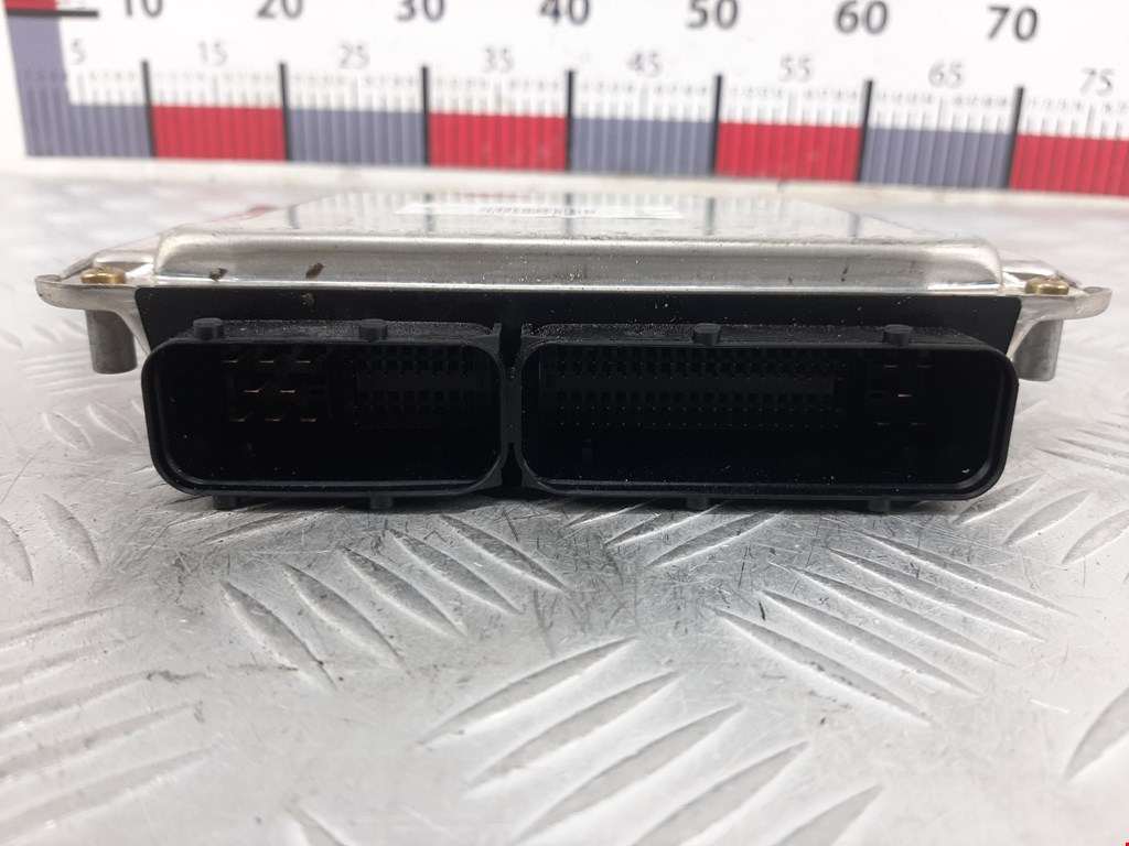 Блок управления двигателя (ЭБУ) AUDI A4 B6 2001-2005