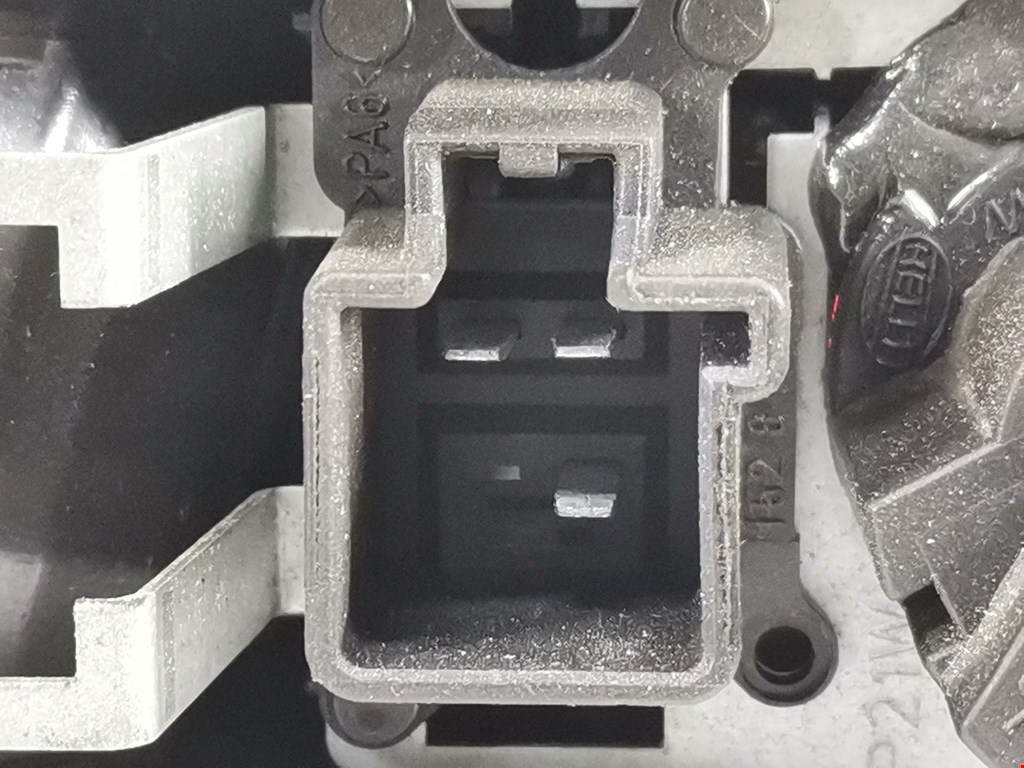 Фонарь задний левый VOLVO V70 II 2000-2007