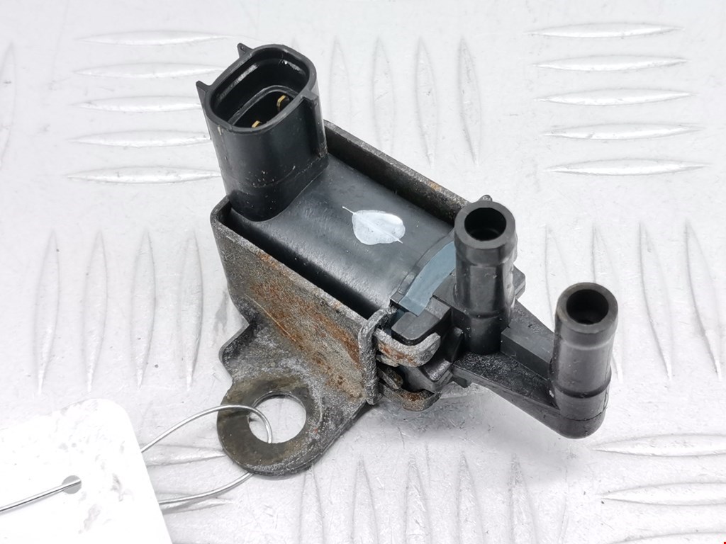 Клапан воздушного фильтра Ford Fiesta 5 (2002-2008)