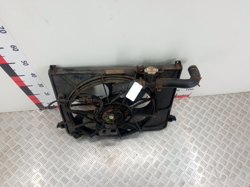 Вентилятор радиатора основного KIA Carens 2006-2012