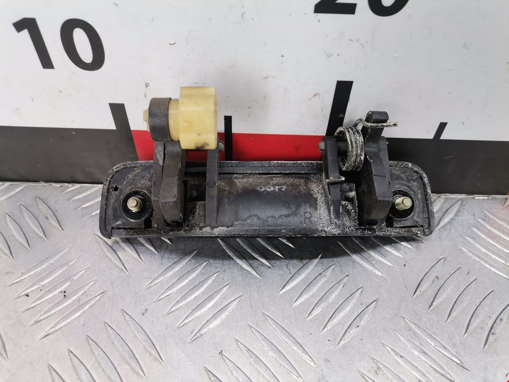 Ручка двери задней наружная левая MAZDA Demio DW 1996-2002