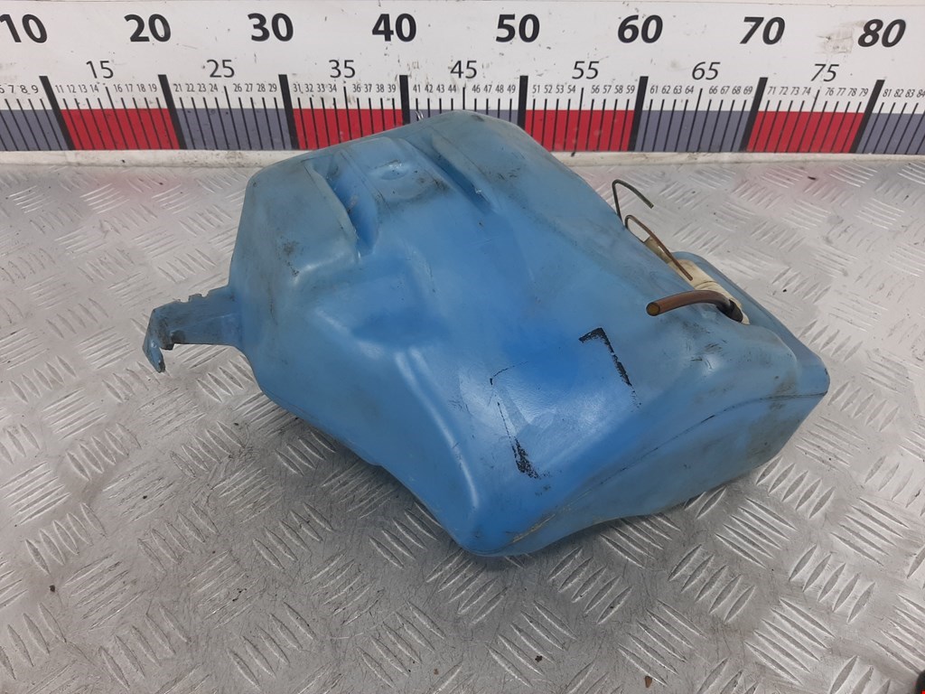 Бачок омывателя VOLKSWAGEN Passat B3 1988-1993