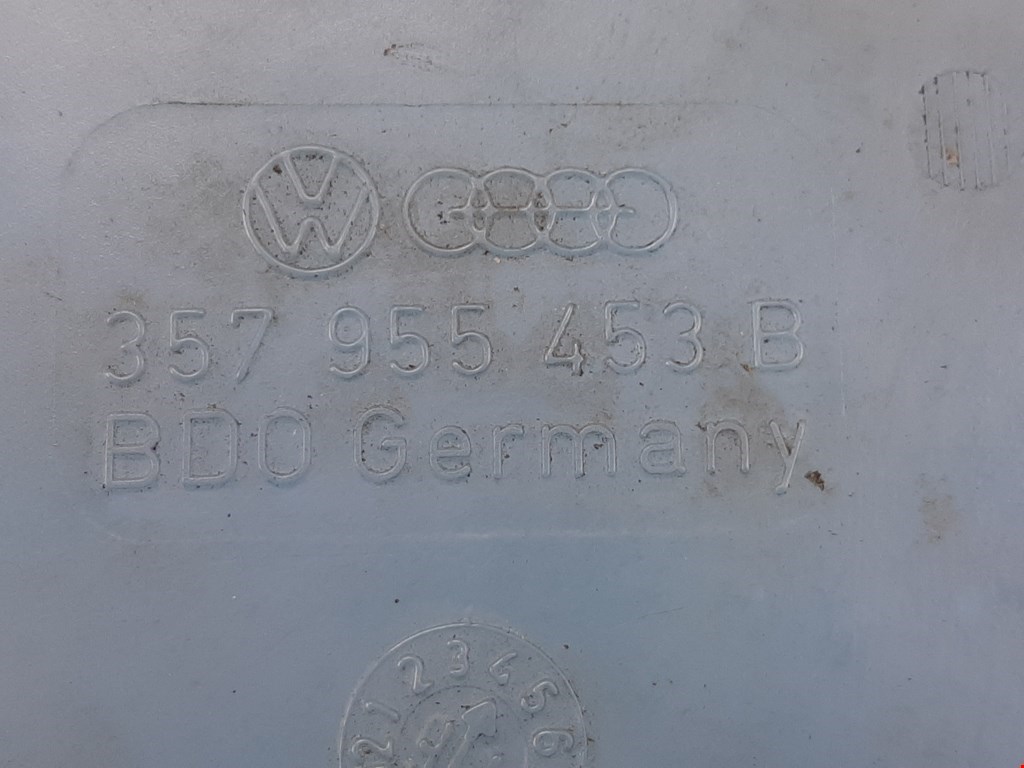 Бачок омывателя VOLKSWAGEN Passat B3 1988-1993