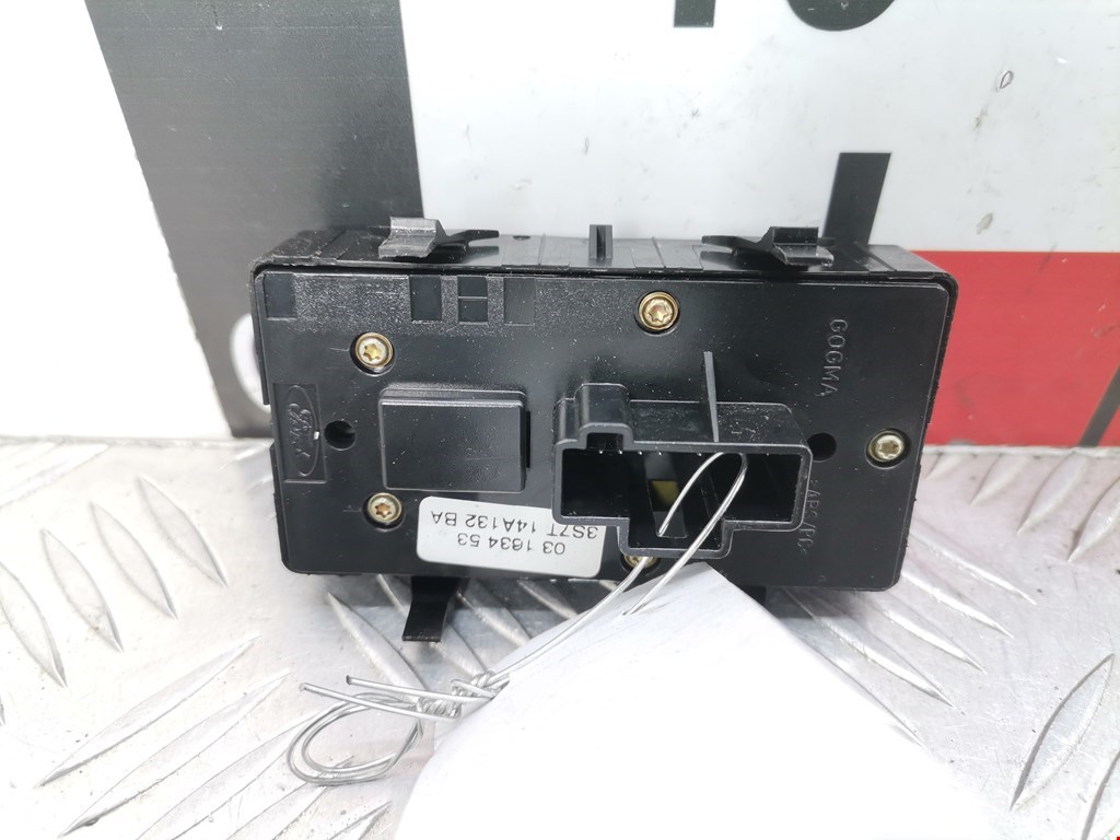 Блок управления стеклоподъемниками FORD Mondeo III 2000-2007