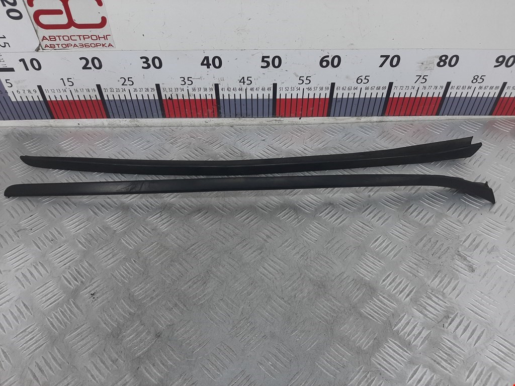 Молдинг лобового стекла AUDI Q3 I 2011-2018
