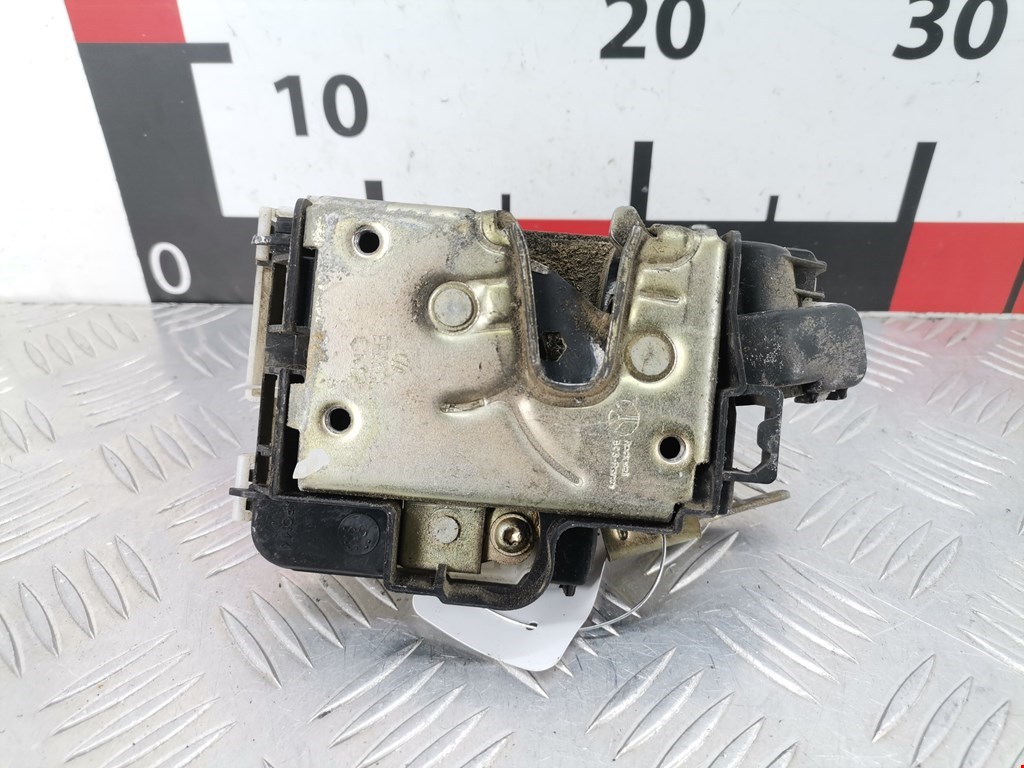 Замок двери передней правой VOLKSWAGEN Golf III 1991-1997