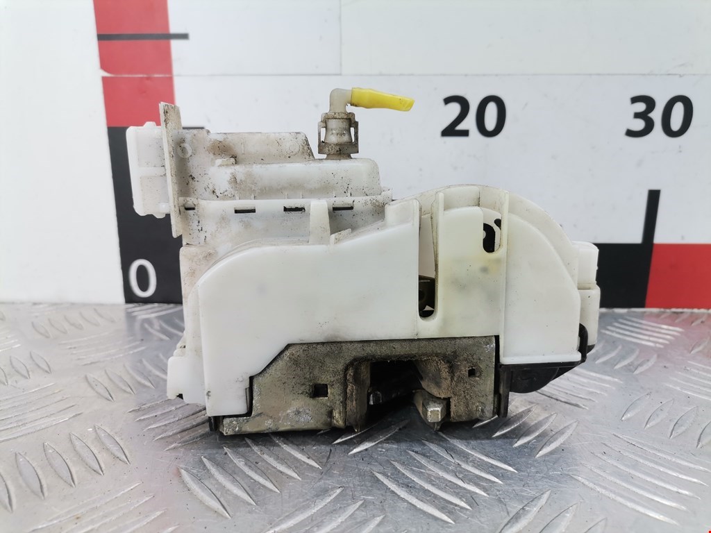 Замок двери передней правой VOLKSWAGEN Golf III 1991-1997