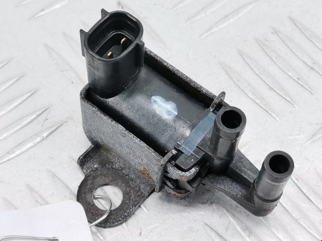 Клапан воздушного фильтра Ford Fiesta 5 (2002-2008)