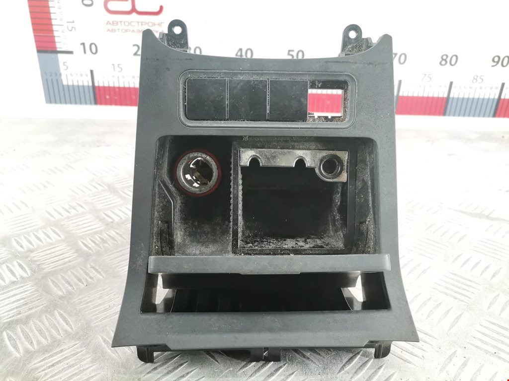 Пепельница передняя VOLKSWAGEN Golf V 2003-2009