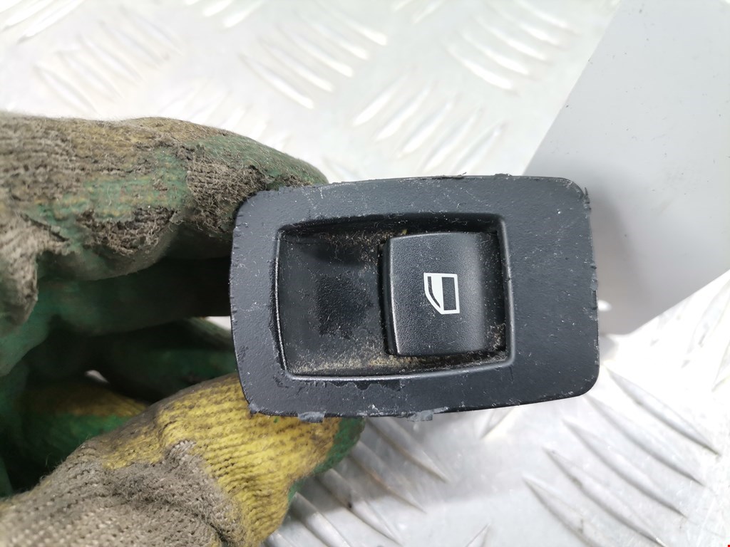 Кнопка стеклоподъемника BMW 3er E90/E91 2005-2012