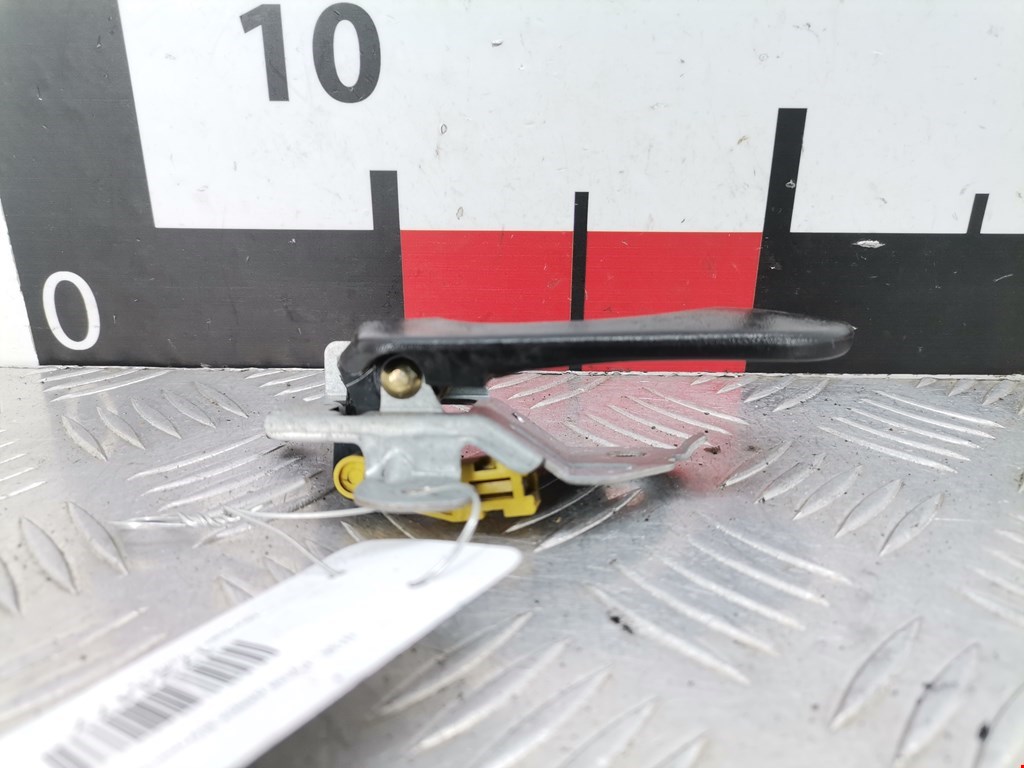 Ручка дверная задняя внутренняя левая MITSUBISHI Carisma 1995-1999