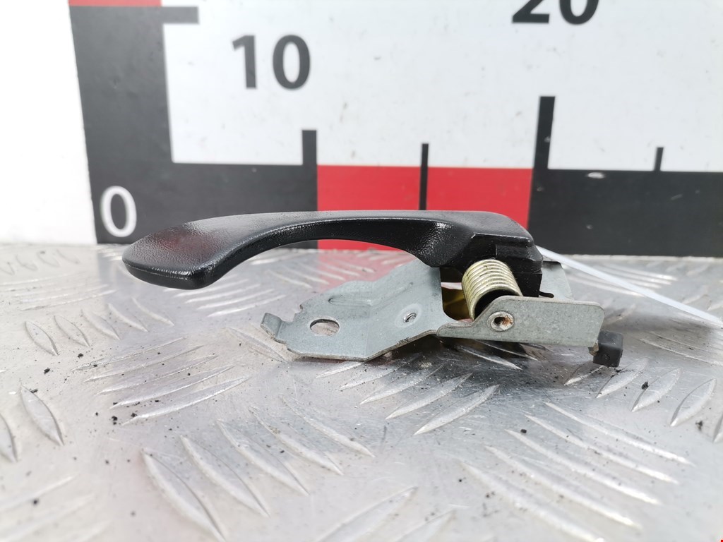 Ручка дверная задняя внутренняя левая MITSUBISHI Carisma 1995-1999