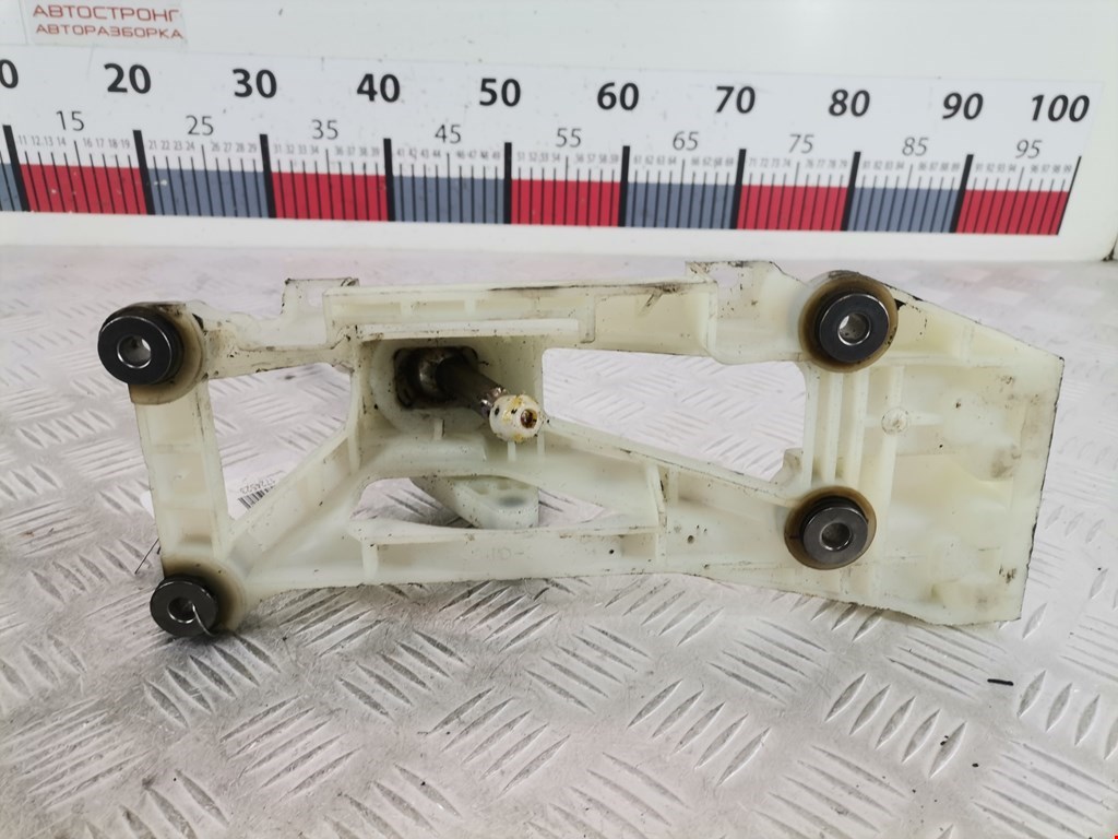 Кулиса (селектор) АКПП/МКПП в салоне TOYOTA RAV 4 XA20 2000-2005