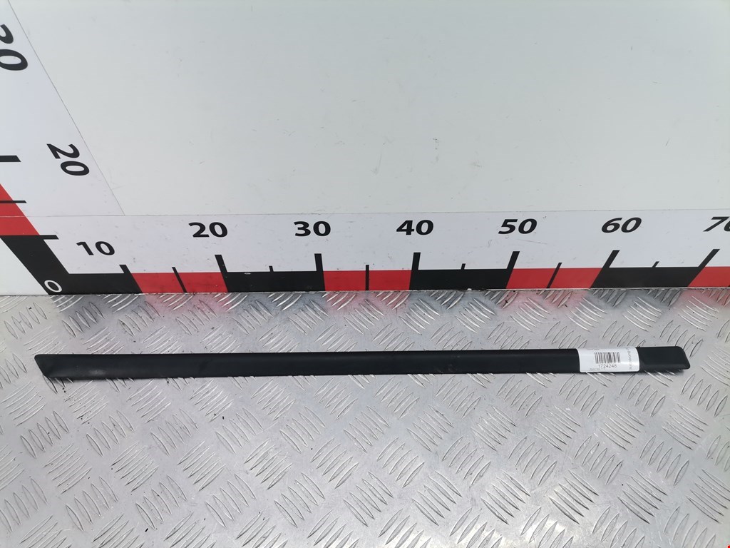 Накладка декоративная (молдинг) двери задней правой Skoda Fabia 1 (1999-2007)