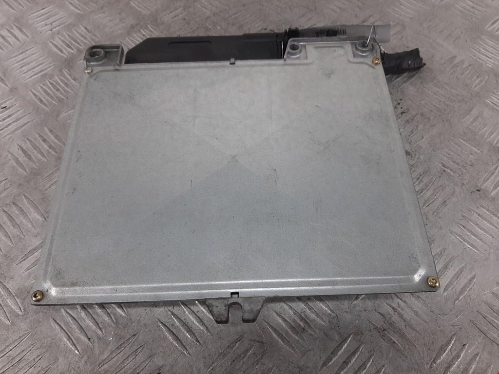 Блок управления двигателя (ЭБУ) RENAULT 19 1988-1996