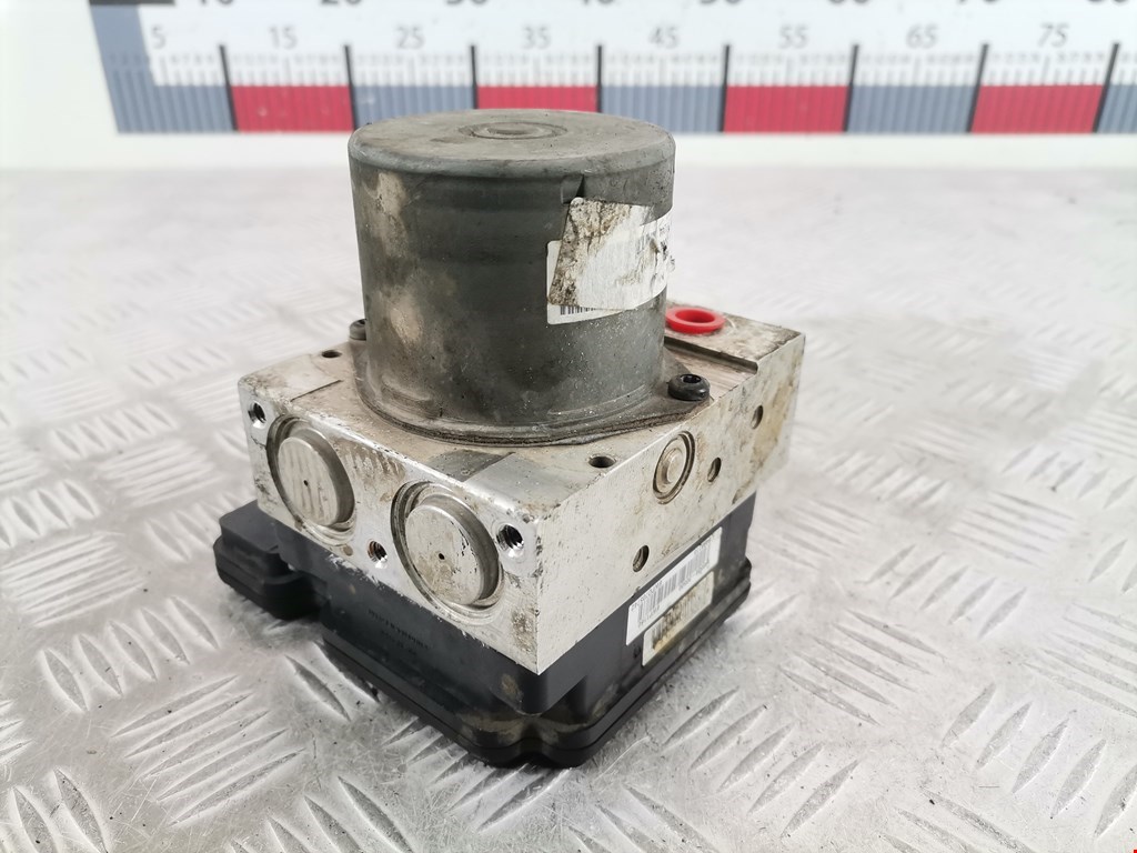 Блок ABS (насос) TOYOTA RAV 4 XA20 2000-2005