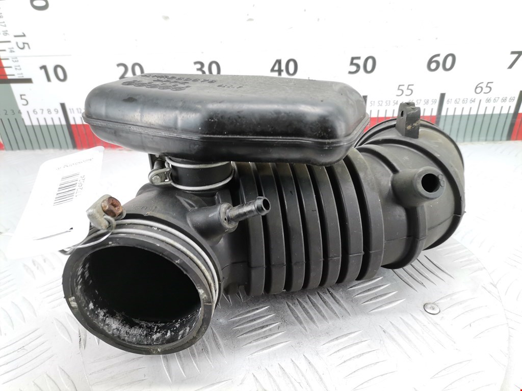 Патрубок воздушного фильтра MITSUBISHI Colt CJ 1995-2003