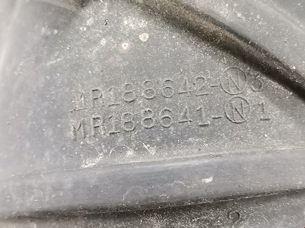 Патрубок воздушного фильтра MITSUBISHI Colt CJ 1995-2003