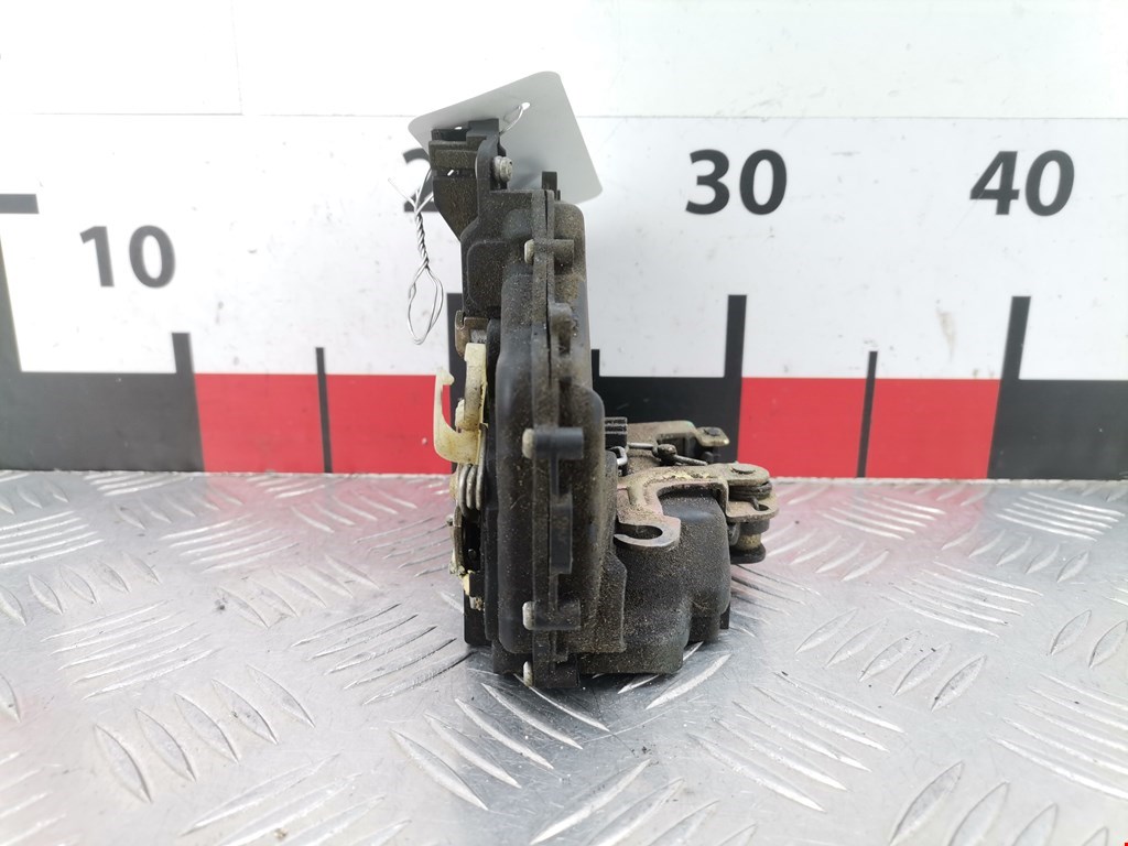 Замок двери передней правой VOLKSWAGEN Golf IV 1997-2003