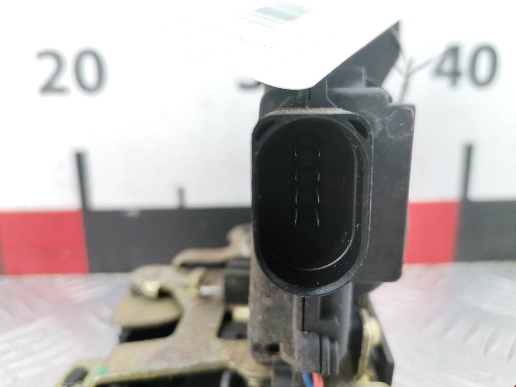 Замок двери передней правой VOLKSWAGEN Golf IV 1997-2003