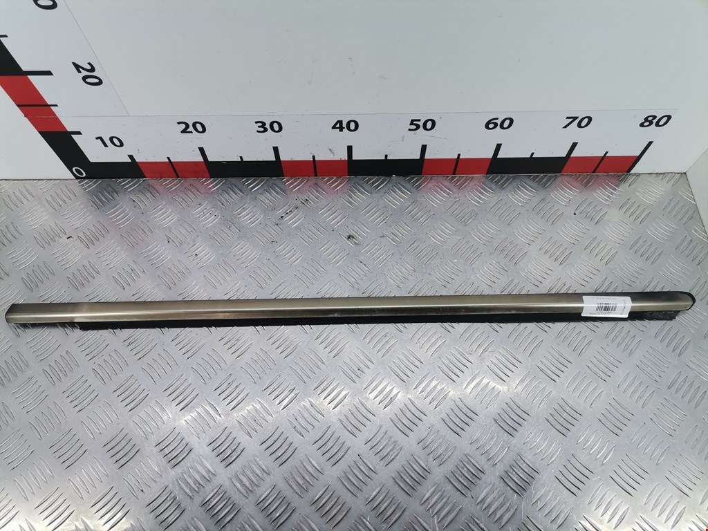 Накладка декоративная (молдинг) стекла двери передней левой Mercedes E-Class (W211) (2002-2009)