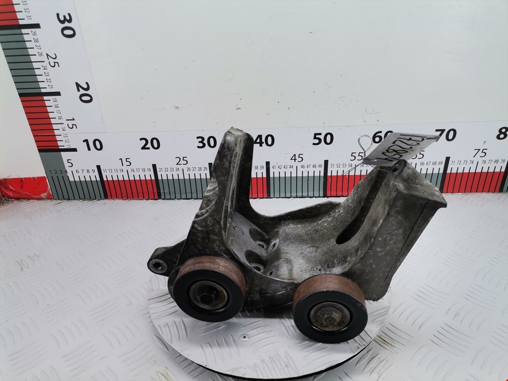 Натяжитель ремня генератора (приводного поликлинового ремня Ford Fiesta 5 (2002-2008)