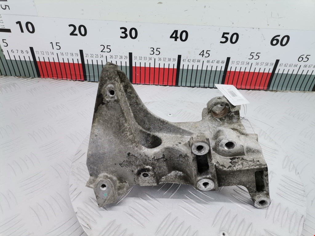 Кронштейн генератора PEUGEOT 5008 2009-2016