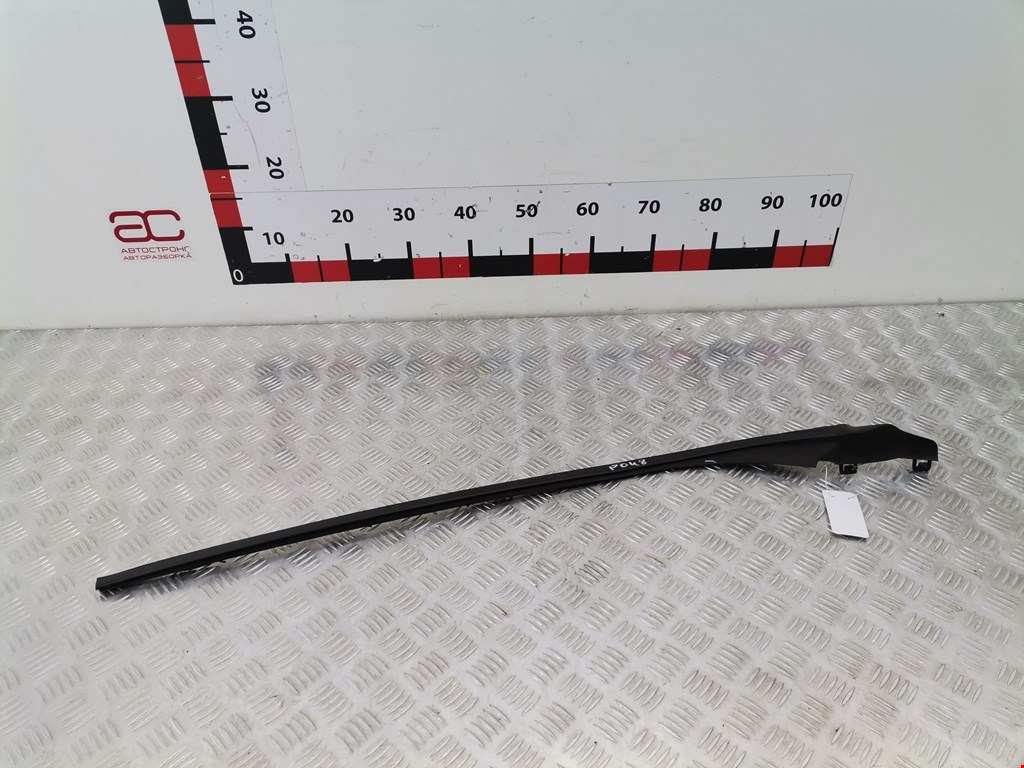 Молдинг лобового стекла VOLVO V60 2010-2018