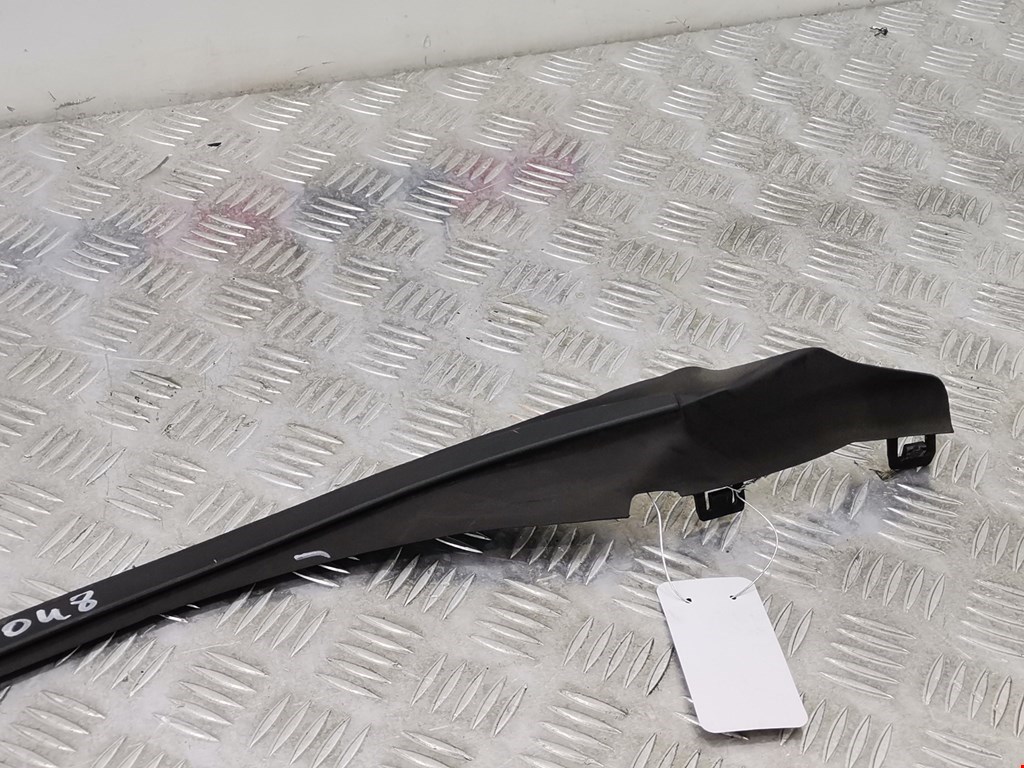 Молдинг лобового стекла VOLVO V60 2010-2018