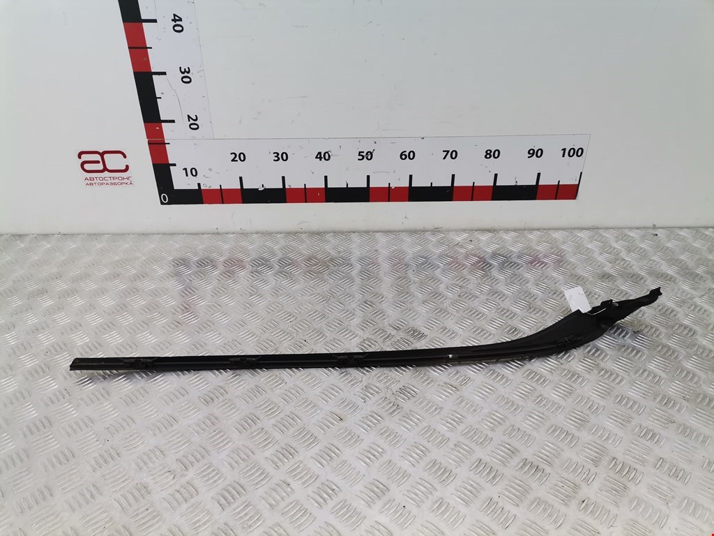 Молдинг лобового стекла VOLVO V60 2010-2018