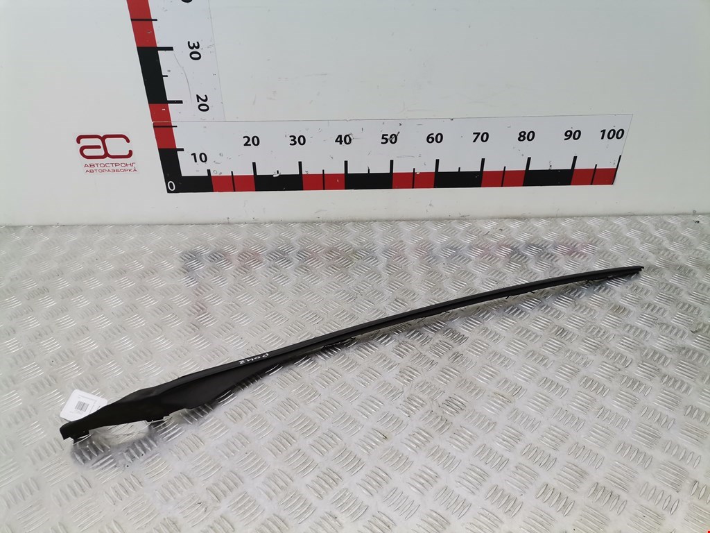 Молдинг лобового стекла VOLVO V60 2010-2018