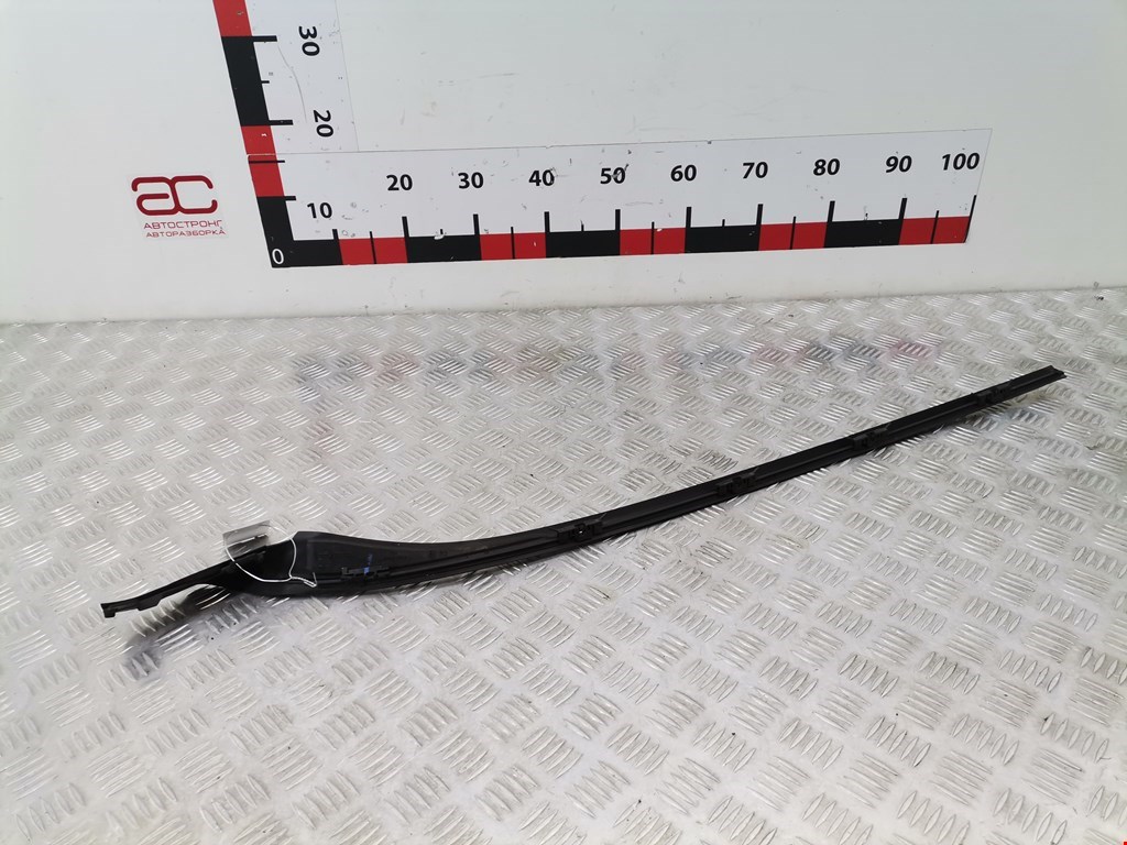 Молдинг лобового стекла VOLVO V60 2010-2018