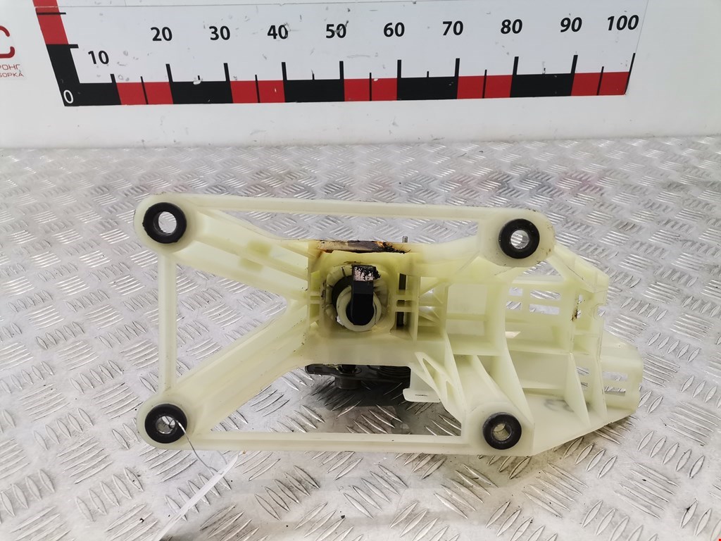 Кулиса (селектор) АКПП/МКПП в салоне MAZDA CX-5 2011-2017