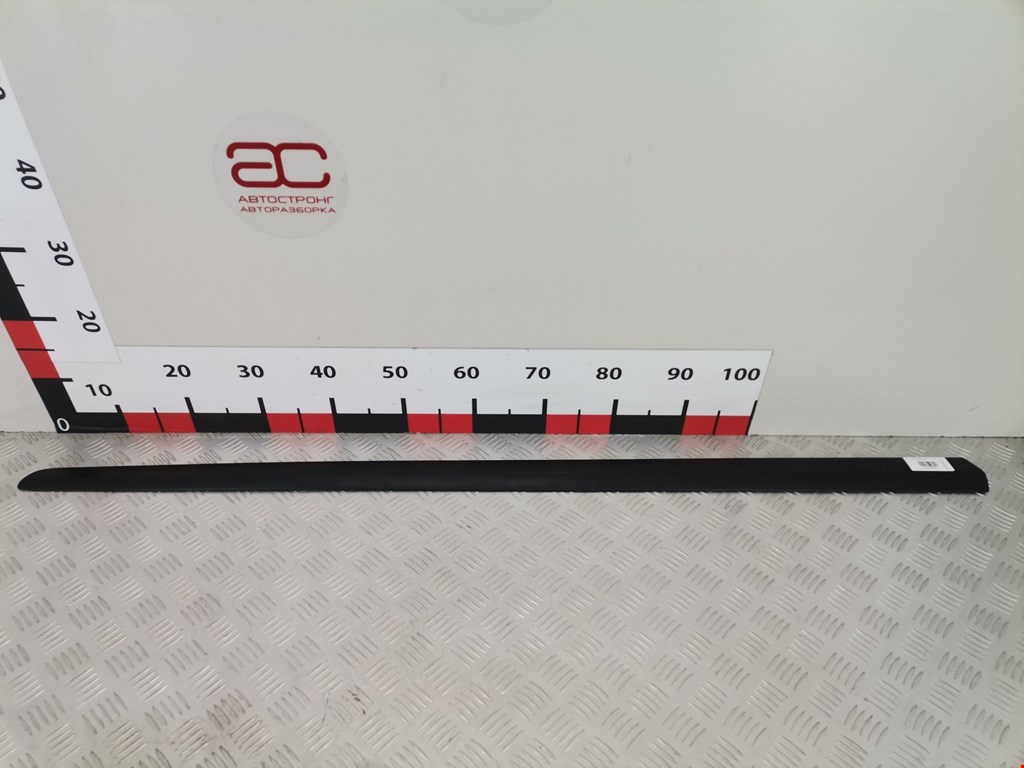 Накладка (молдинг) двери передней правой Peugeot 207 (2006-2014)