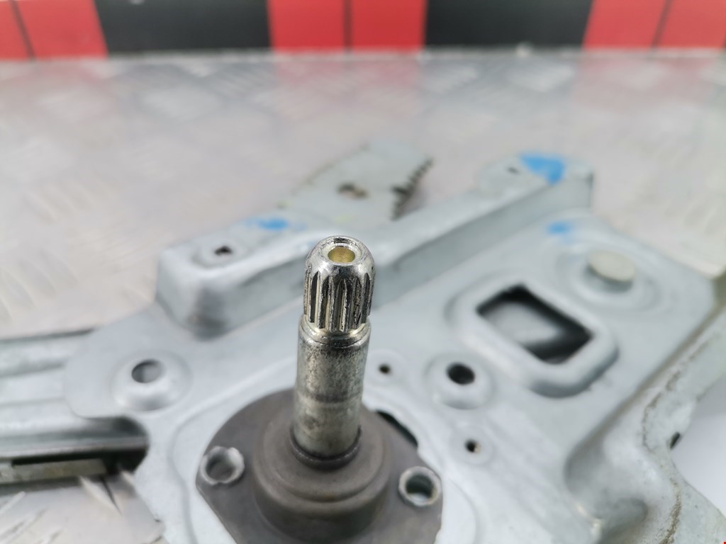 Стеклоподъемник задний левый NISSAN Micra K12 2003-2010