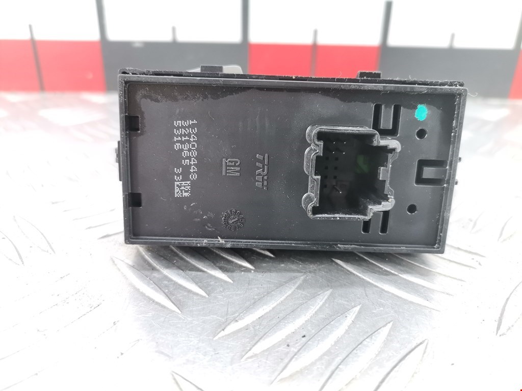 Кнопка стеклоподъемника OPEL Astra K 2015-2021