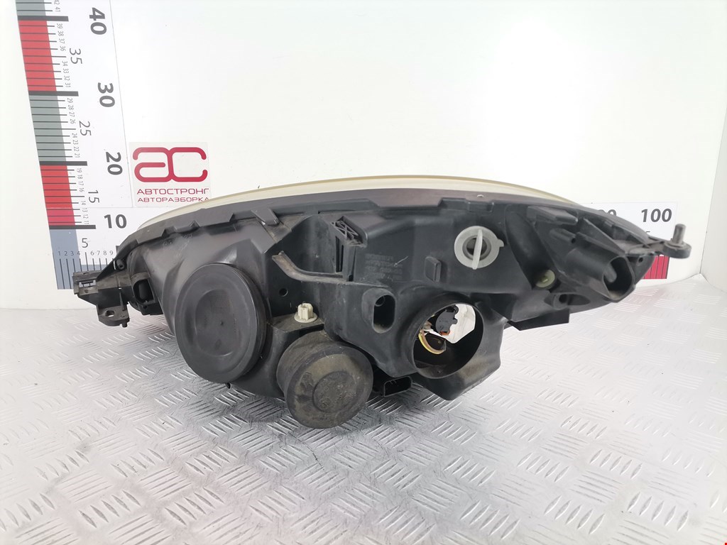 Фара правая CITROEN C4 Picasso 2006-2013